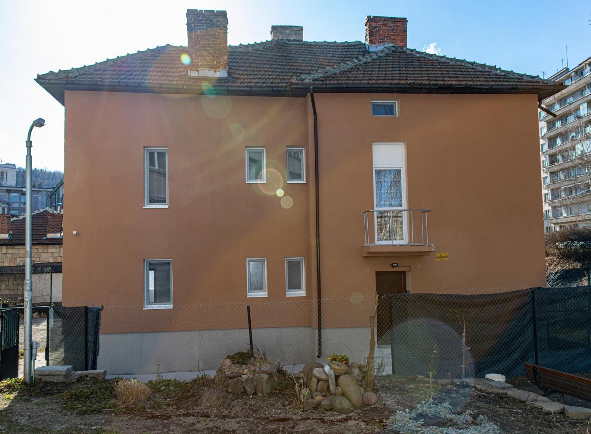 Navial Hotell Gabrovo Exteriör bild